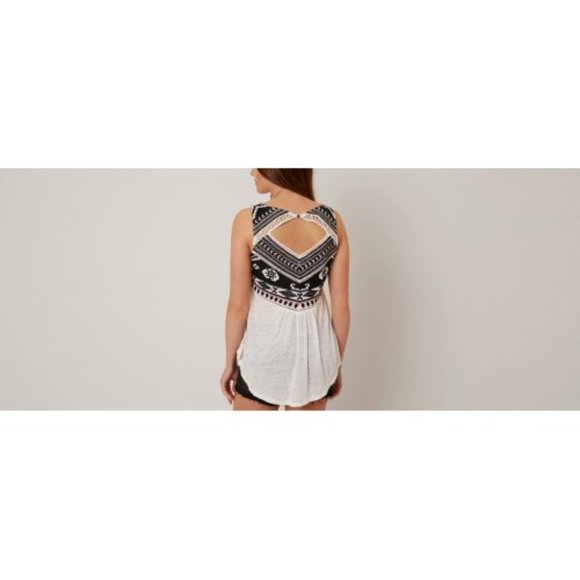 Lucky Brand Embroidered Tank Top Crochet inset - Picture 2 of 10
